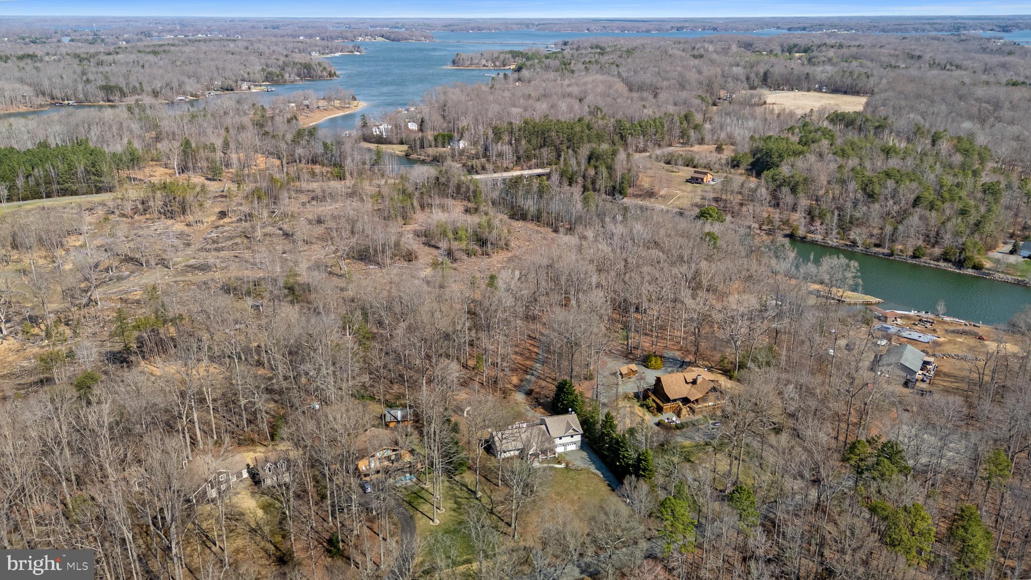 215 LAKEWOOD LANDING DRIVE