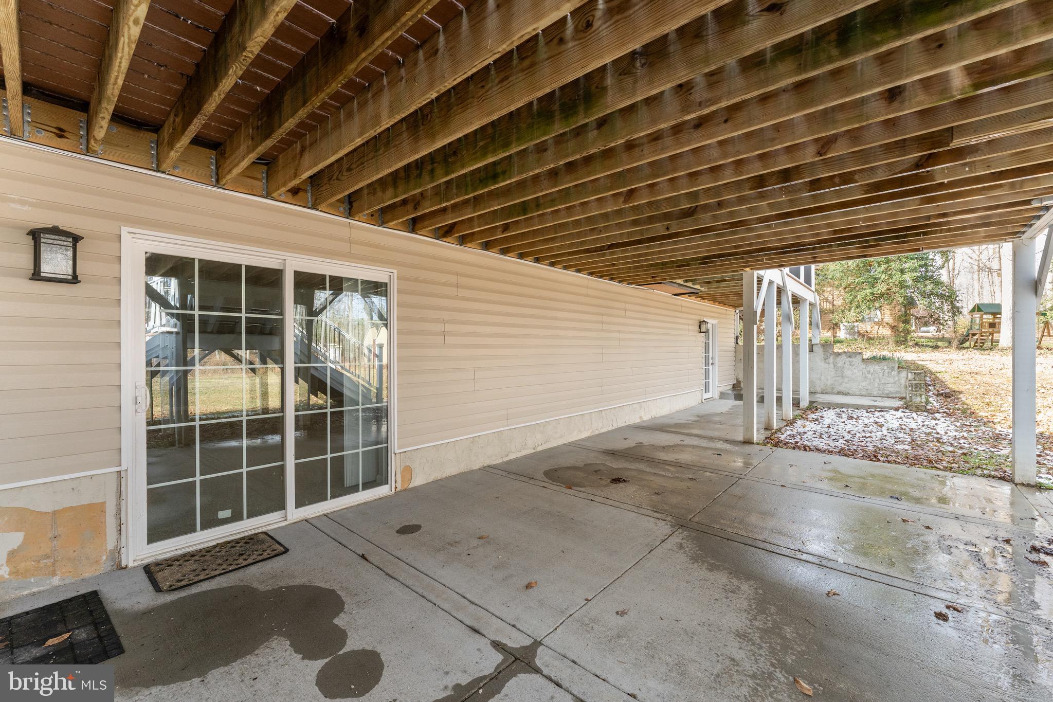 215 LAKEWOOD LANDING DRIVE