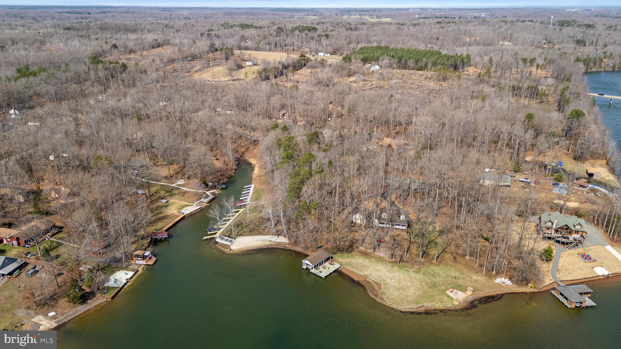 215 LAKEWOOD LANDING DRIVE
