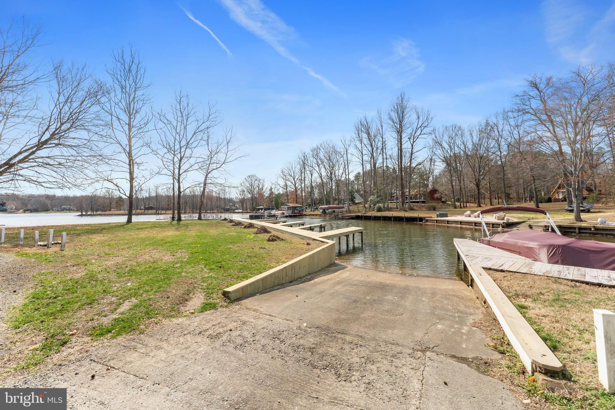 215 LAKEWOOD LANDING DRIVE