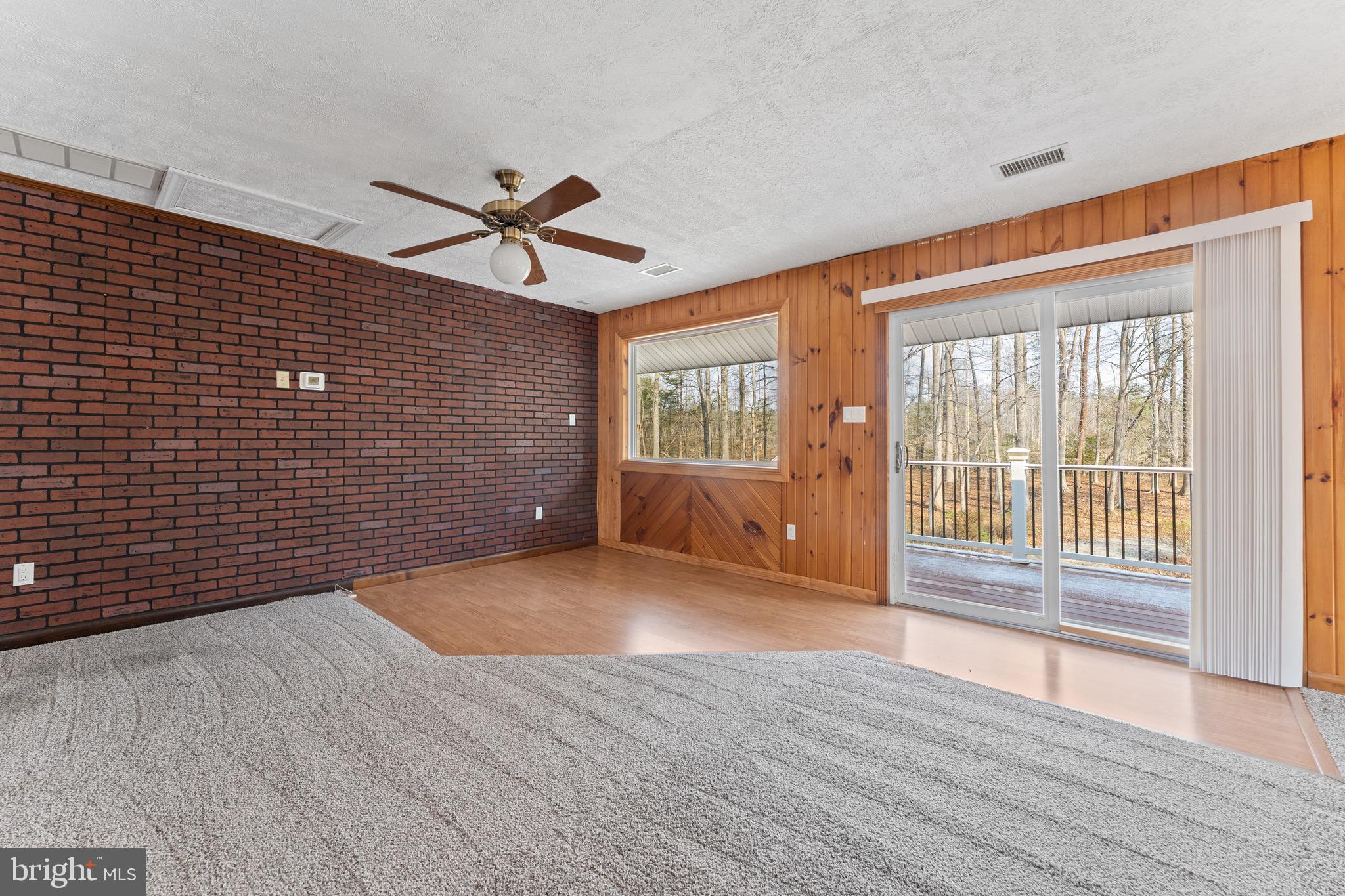 215 LAKEWOOD LANDING DRIVE