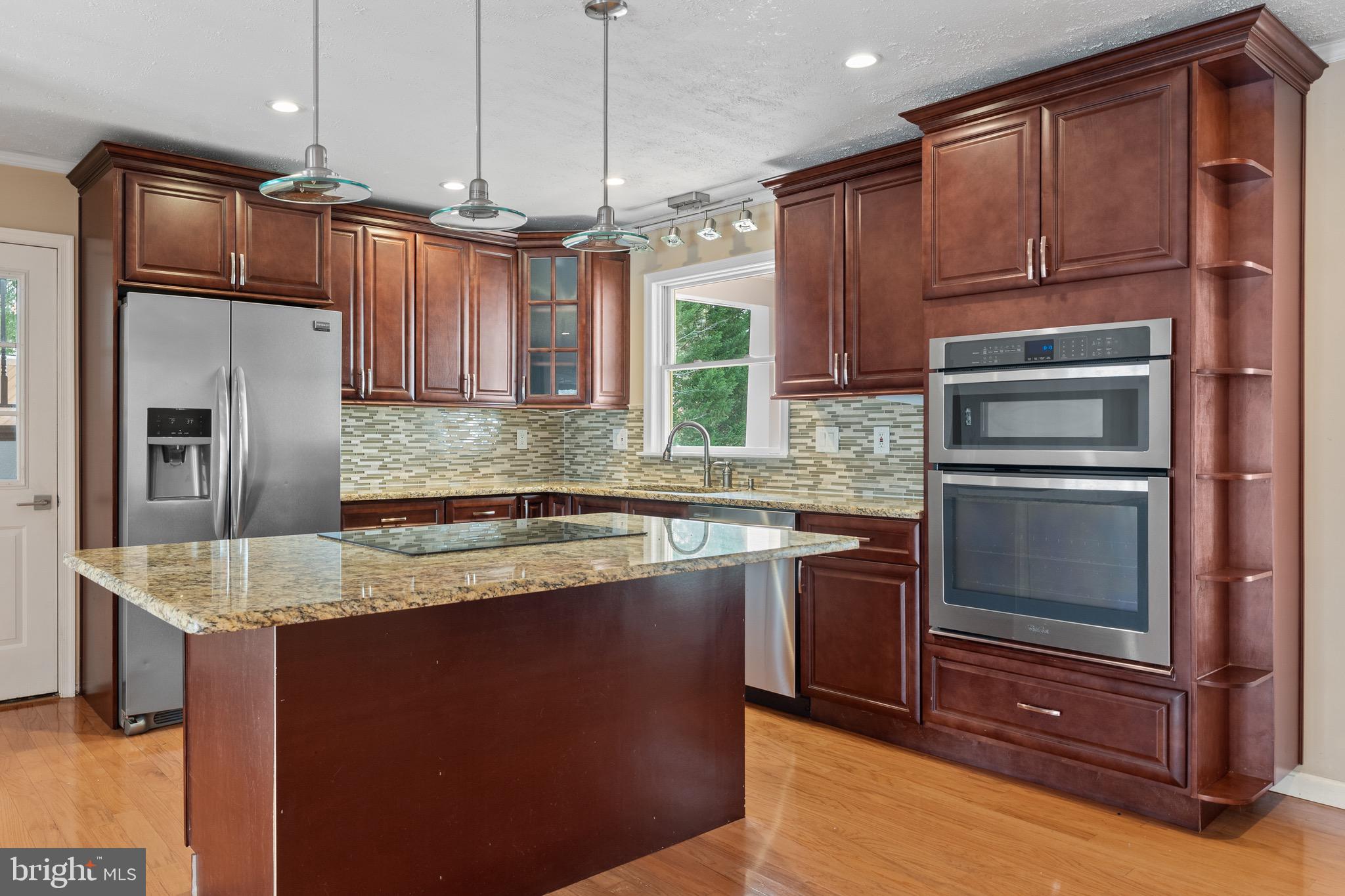 215 LAKEWOOD LANDING DRIVE