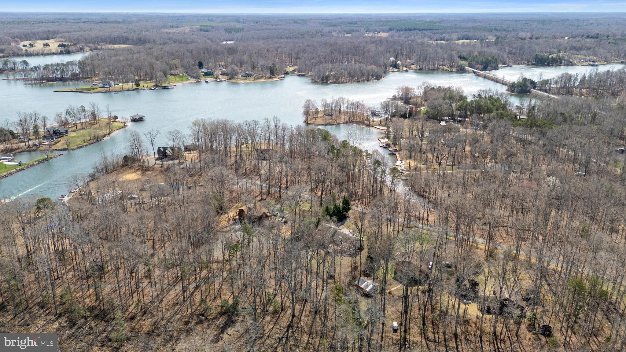 215 LAKEWOOD LANDING DRIVE