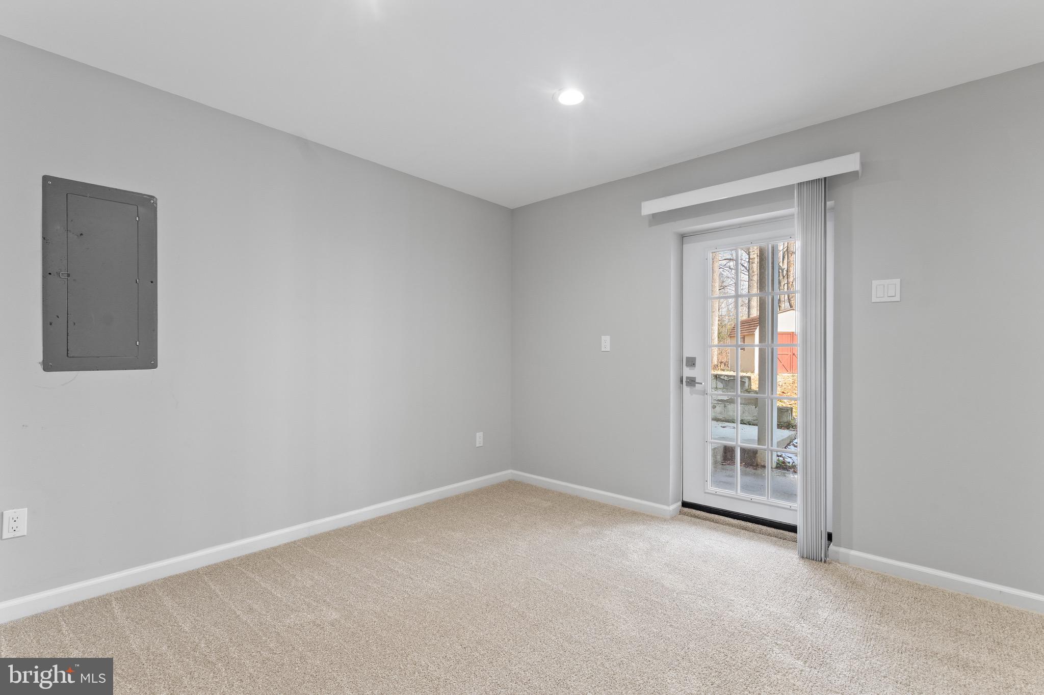 215 LAKEWOOD LANDING DRIVE