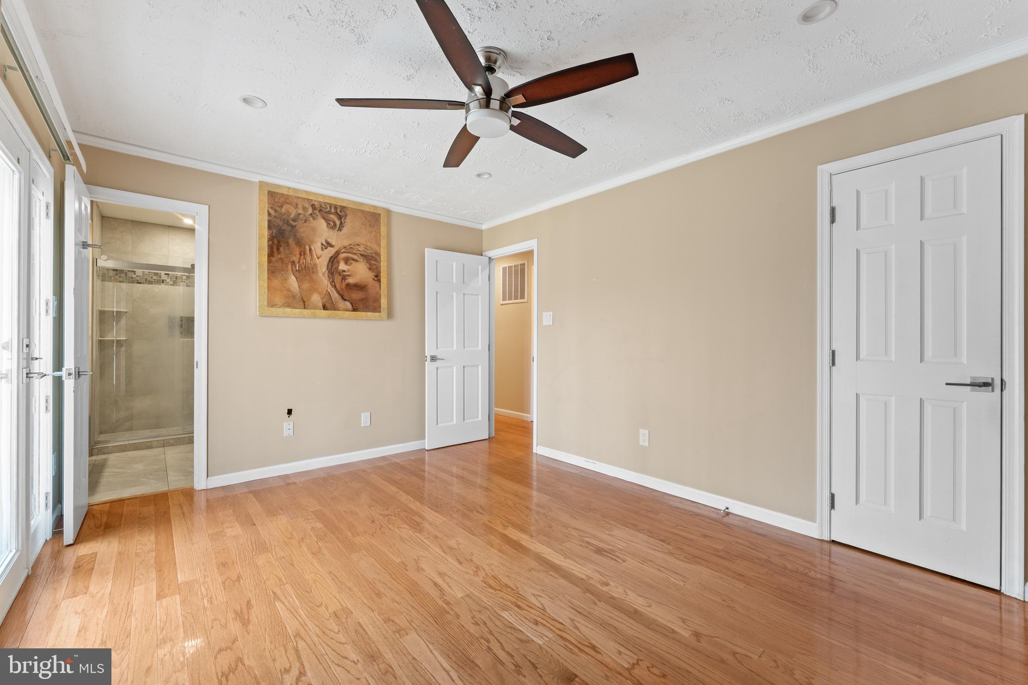 215 LAKEWOOD LANDING DRIVE