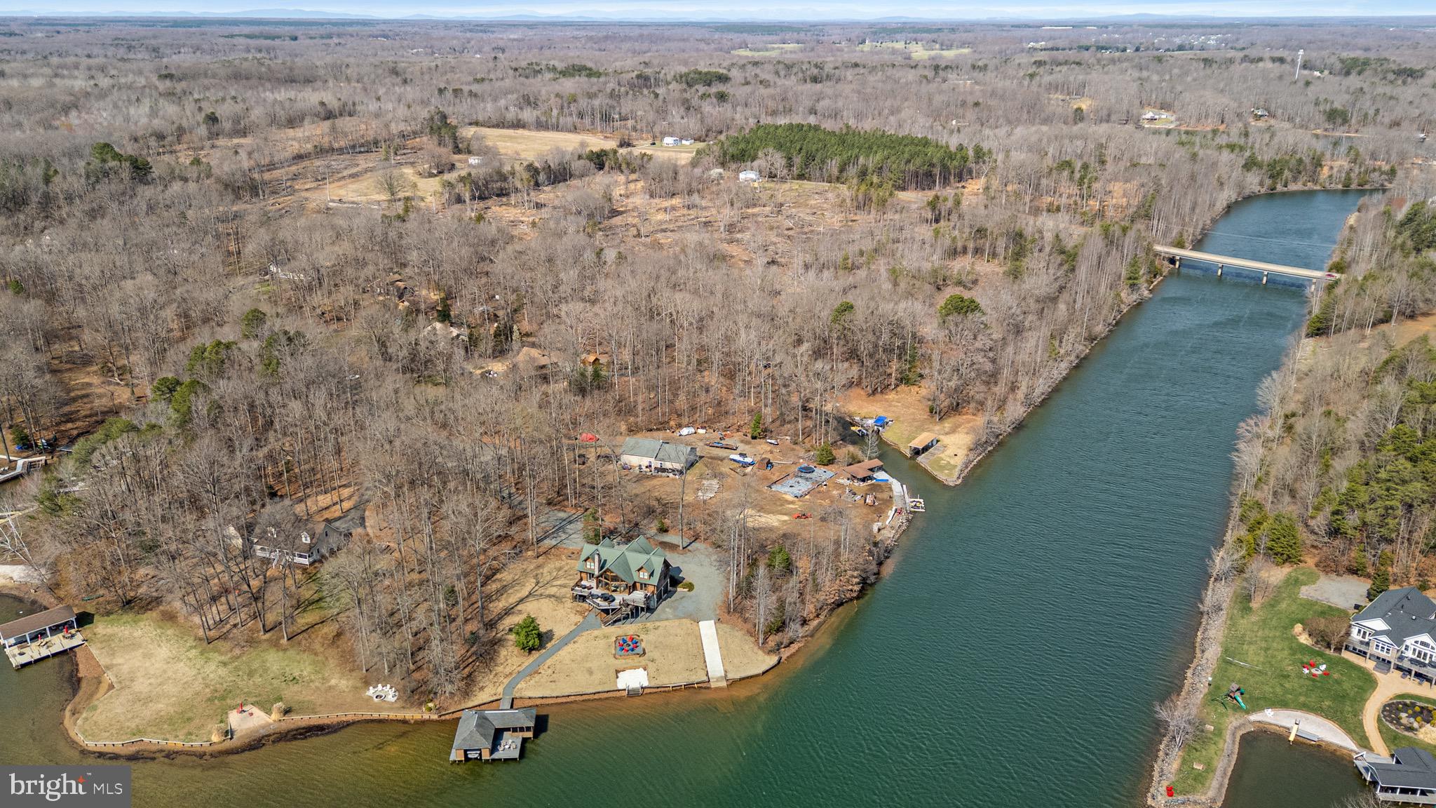 215 LAKEWOOD LANDING DRIVE