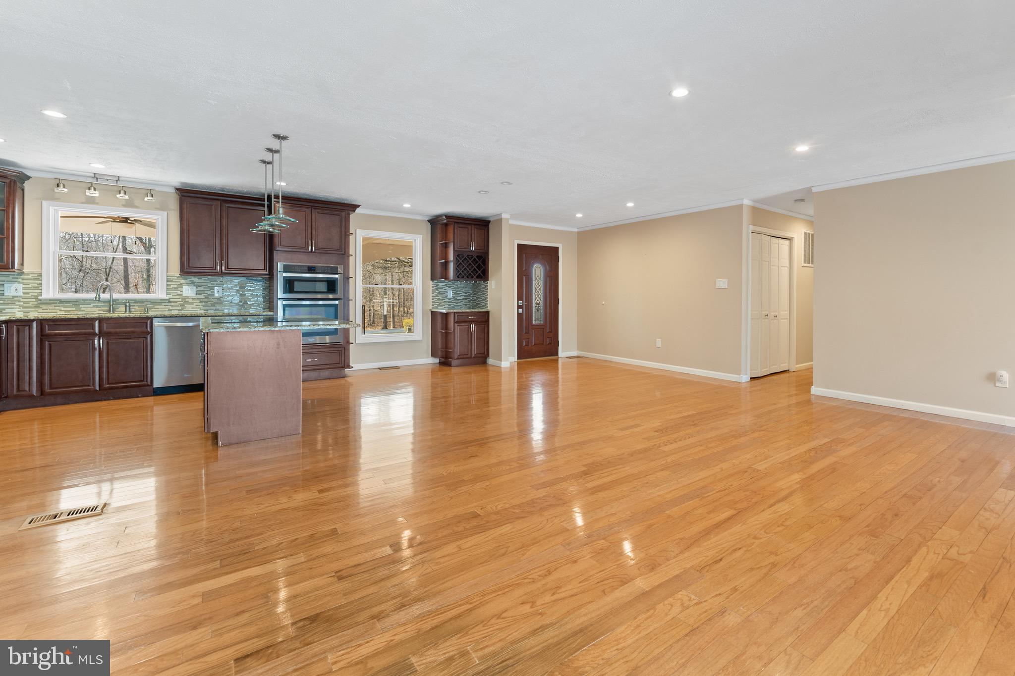 215 LAKEWOOD LANDING DRIVE