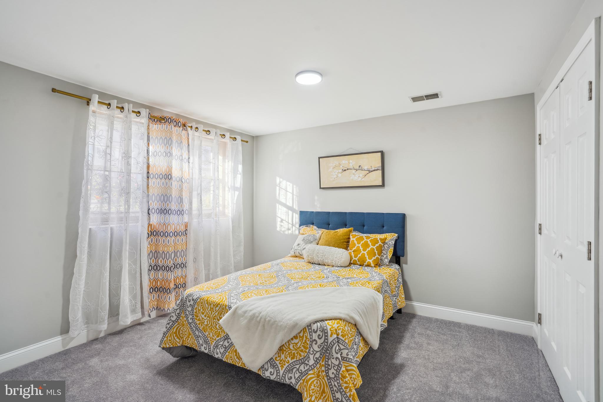 22018 BOX CAR SQUARE