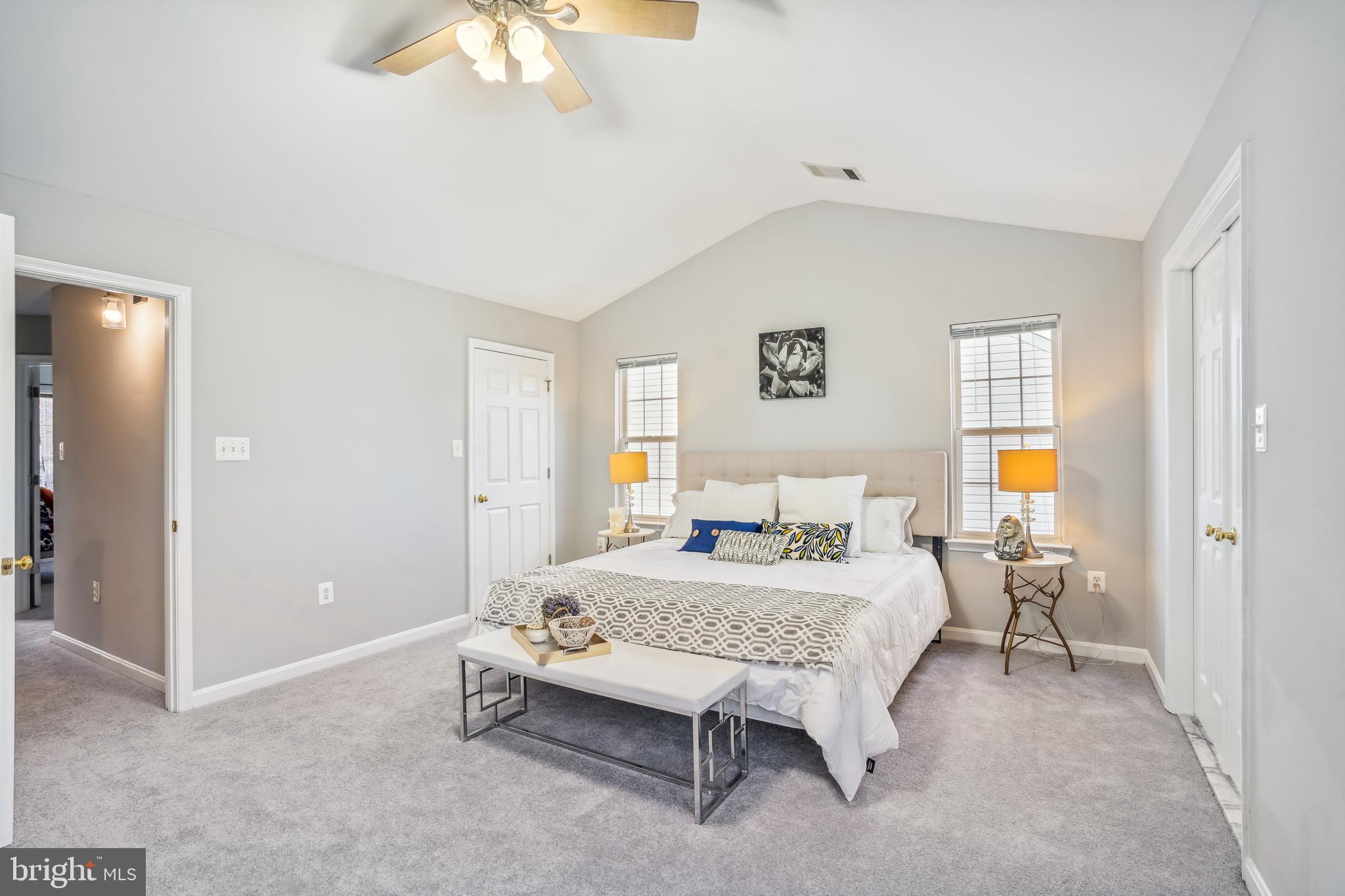 22018 BOX CAR SQUARE