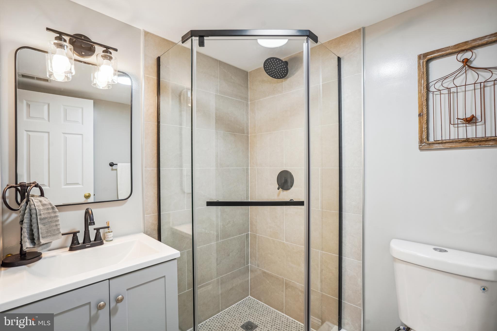 22018 BOX CAR SQUARE