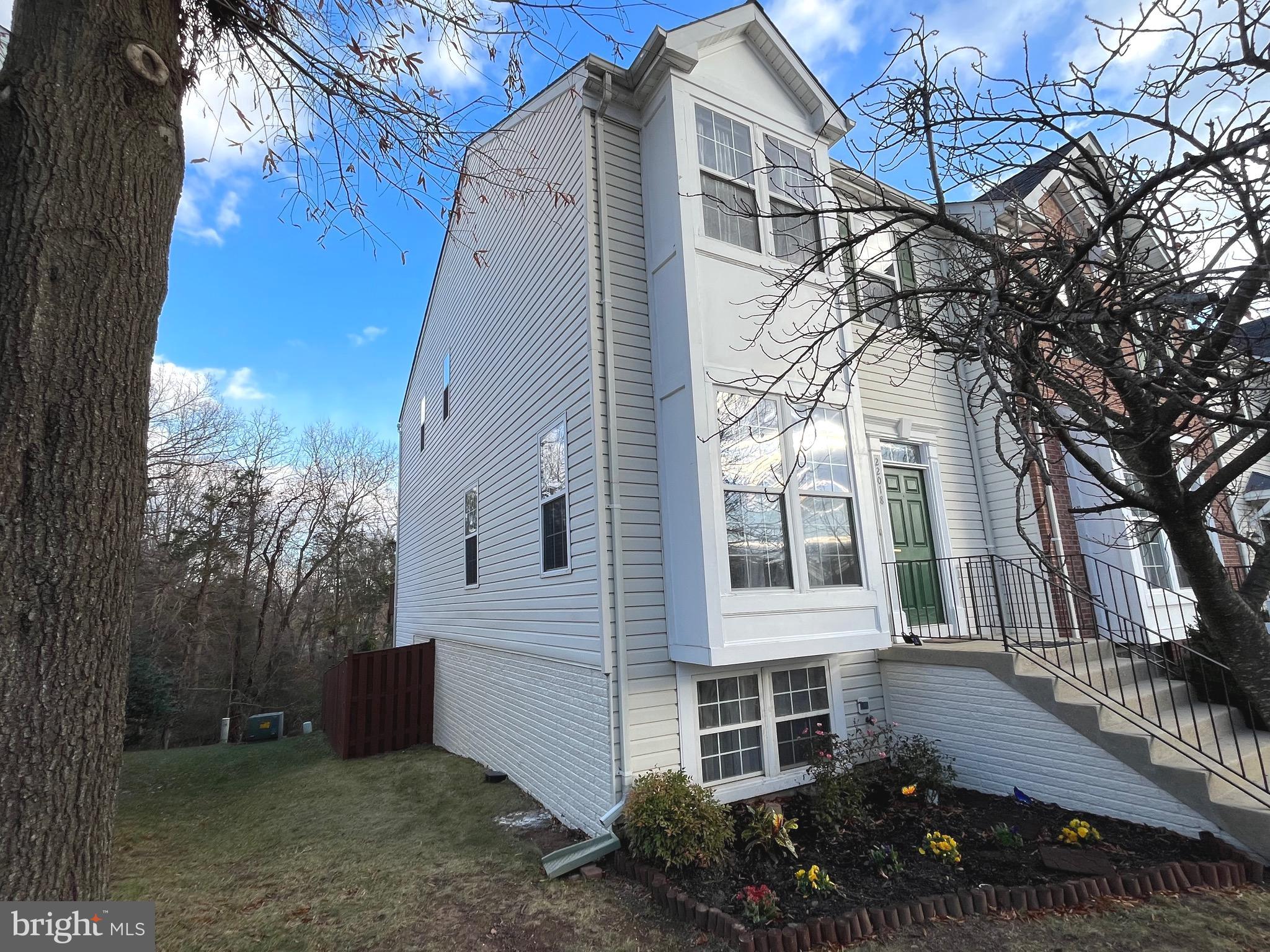 22018 BOX CAR SQUARE