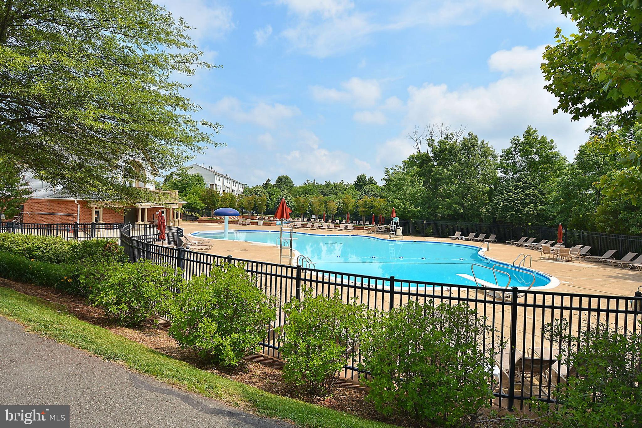 22018 BOX CAR SQUARE