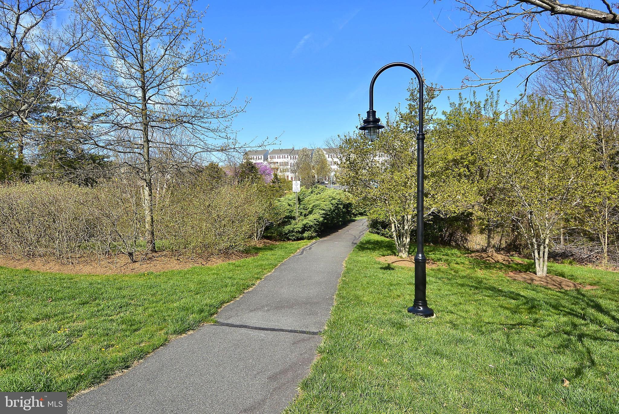 22018 BOX CAR SQUARE