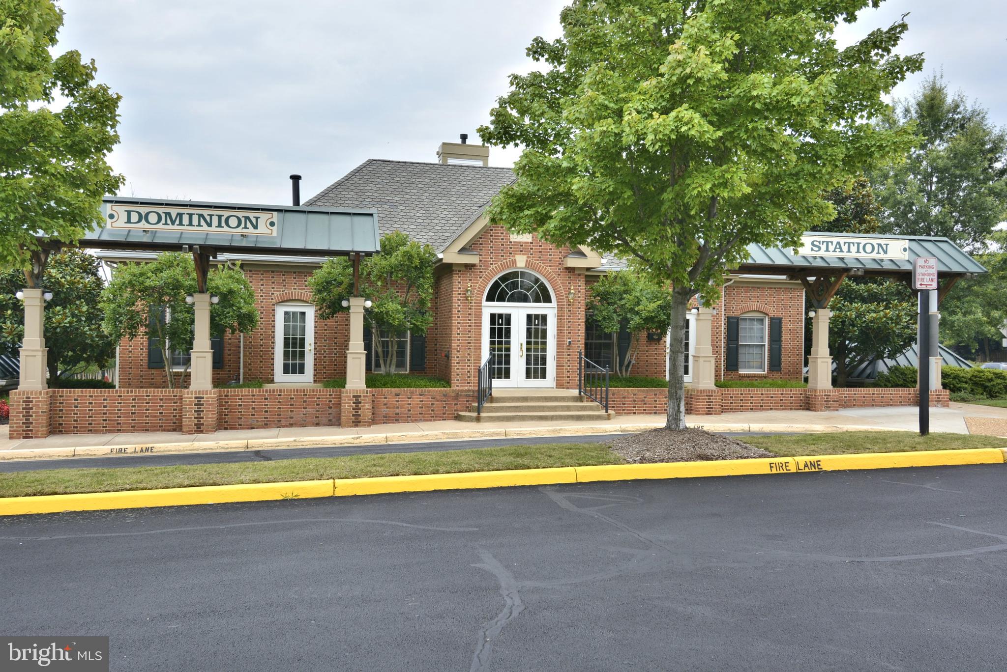 22018 BOX CAR SQUARE