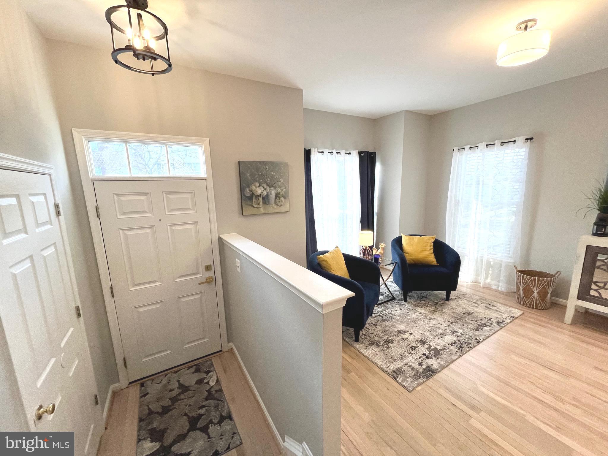 22018 BOX CAR SQUARE