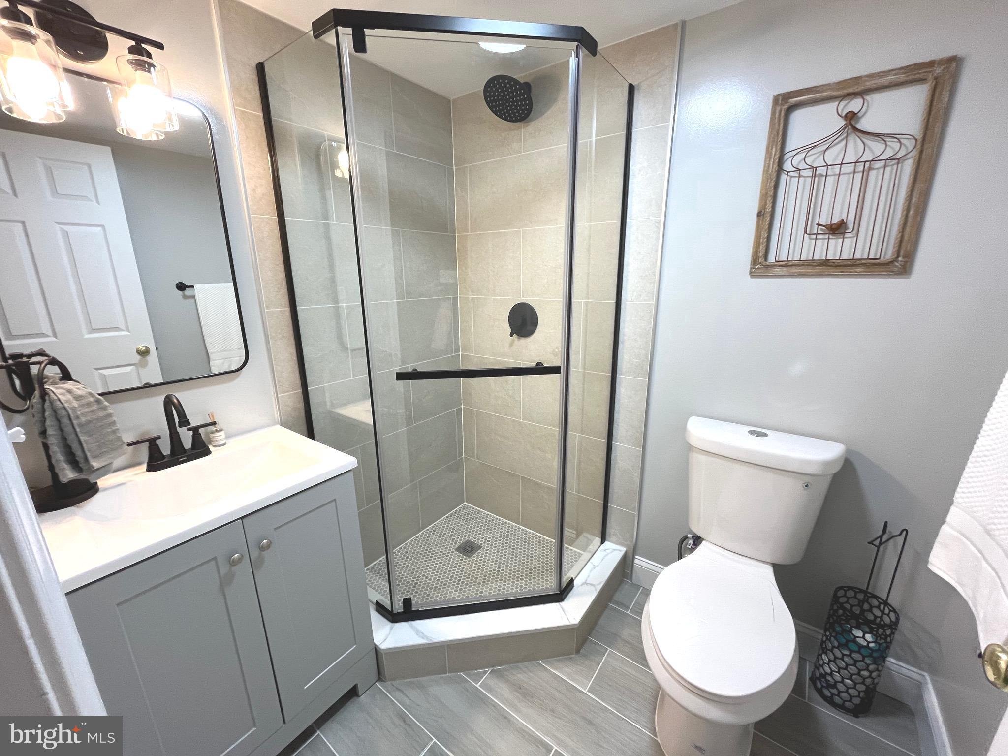 22018 BOX CAR SQUARE