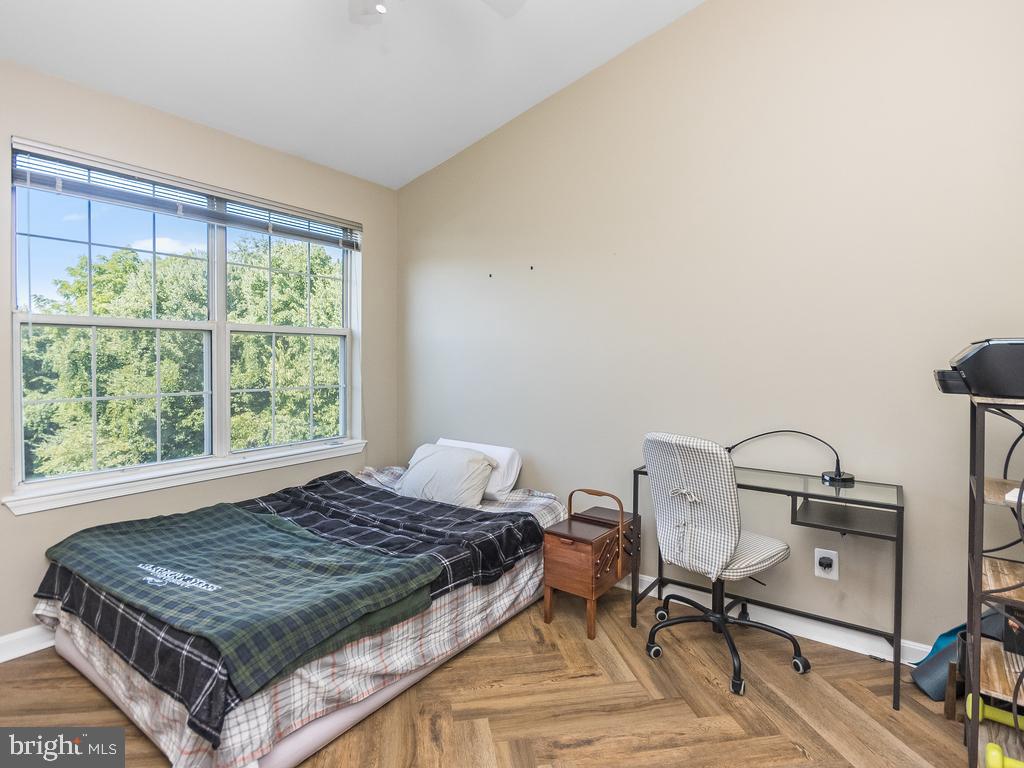21845 BALDWIN SQUARE 303