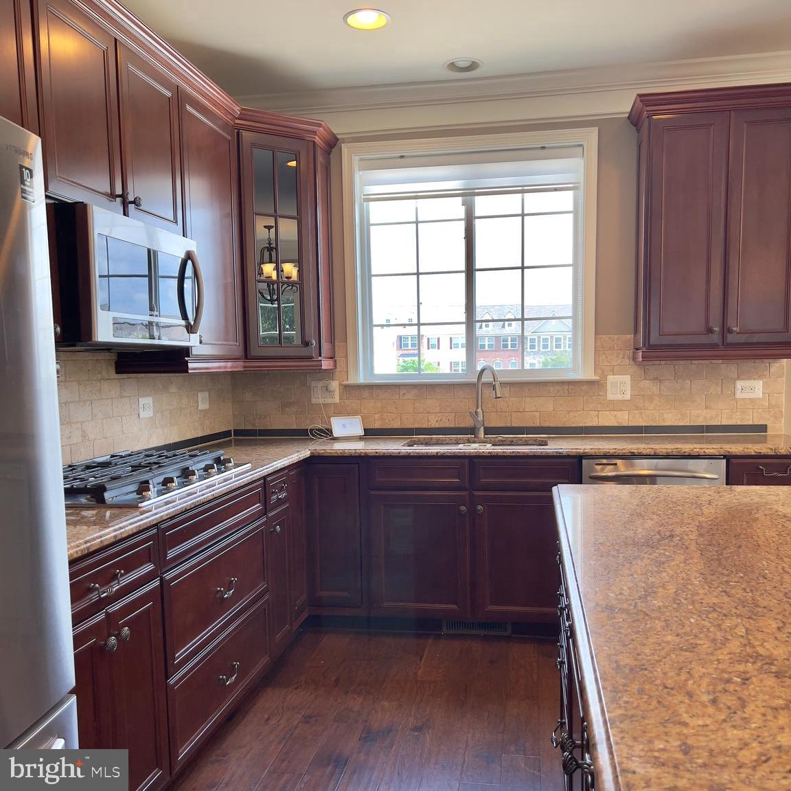 44098 TURF FIELD SQUARE