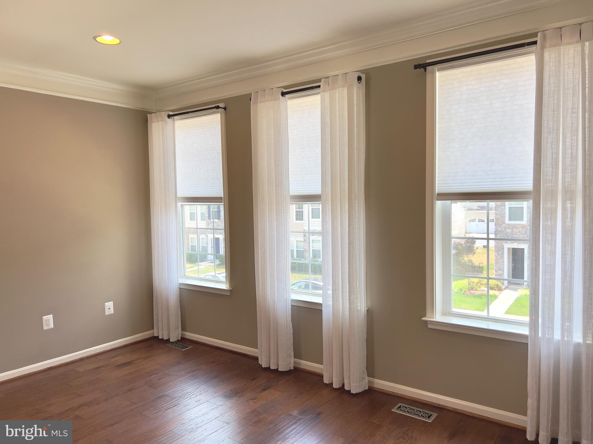 44098 TURF FIELD SQUARE