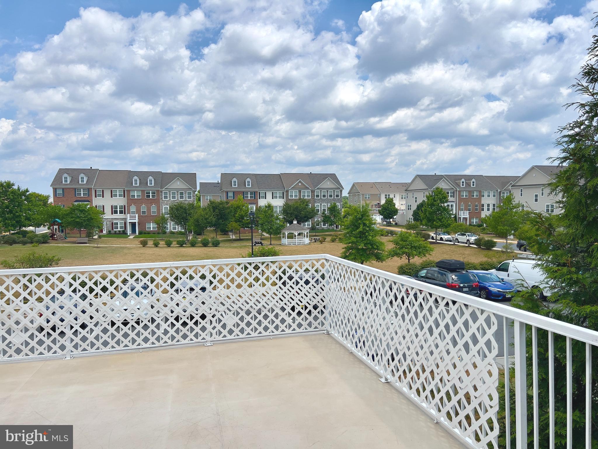 44098 TURF FIELD SQUARE