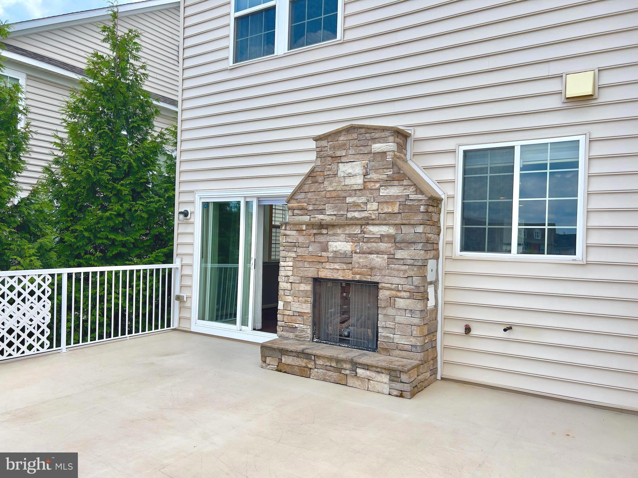 44098 TURF FIELD SQUARE