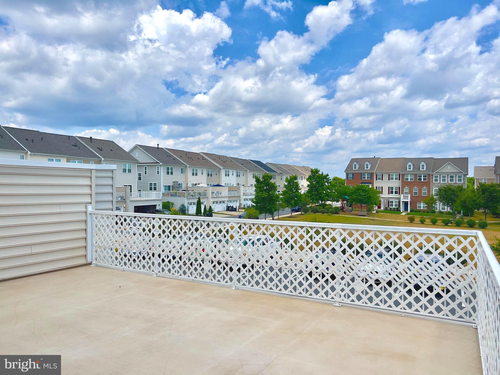 44098 TURF FIELD SQUARE