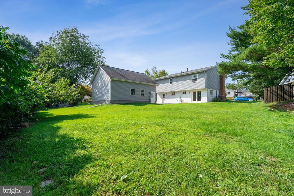 202 W MAPLE AVENUE