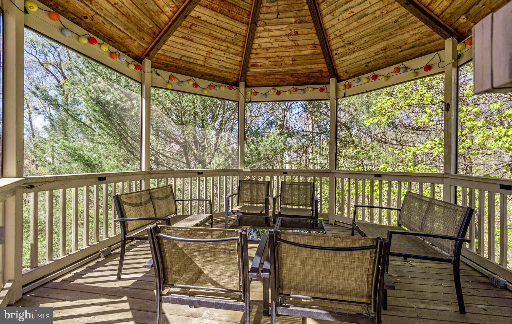 21243 RAVENWOOD COURT