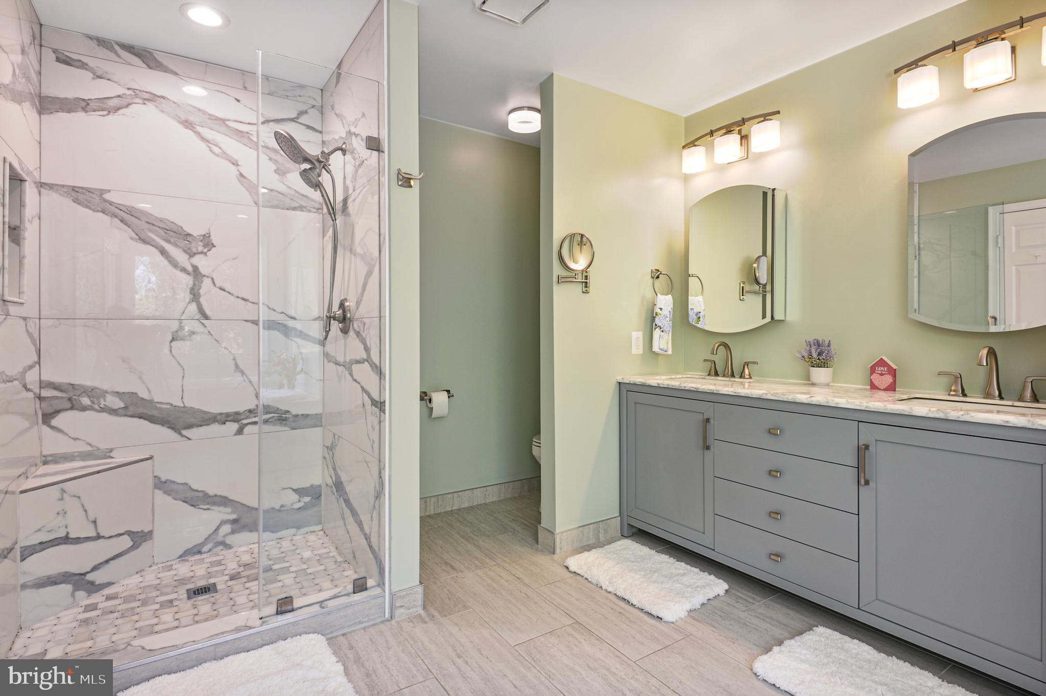 21243 RAVENWOOD COURT