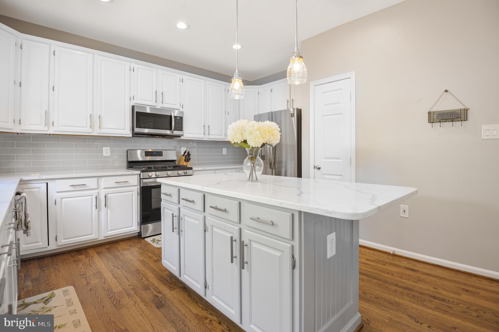 21243 RAVENWOOD COURT