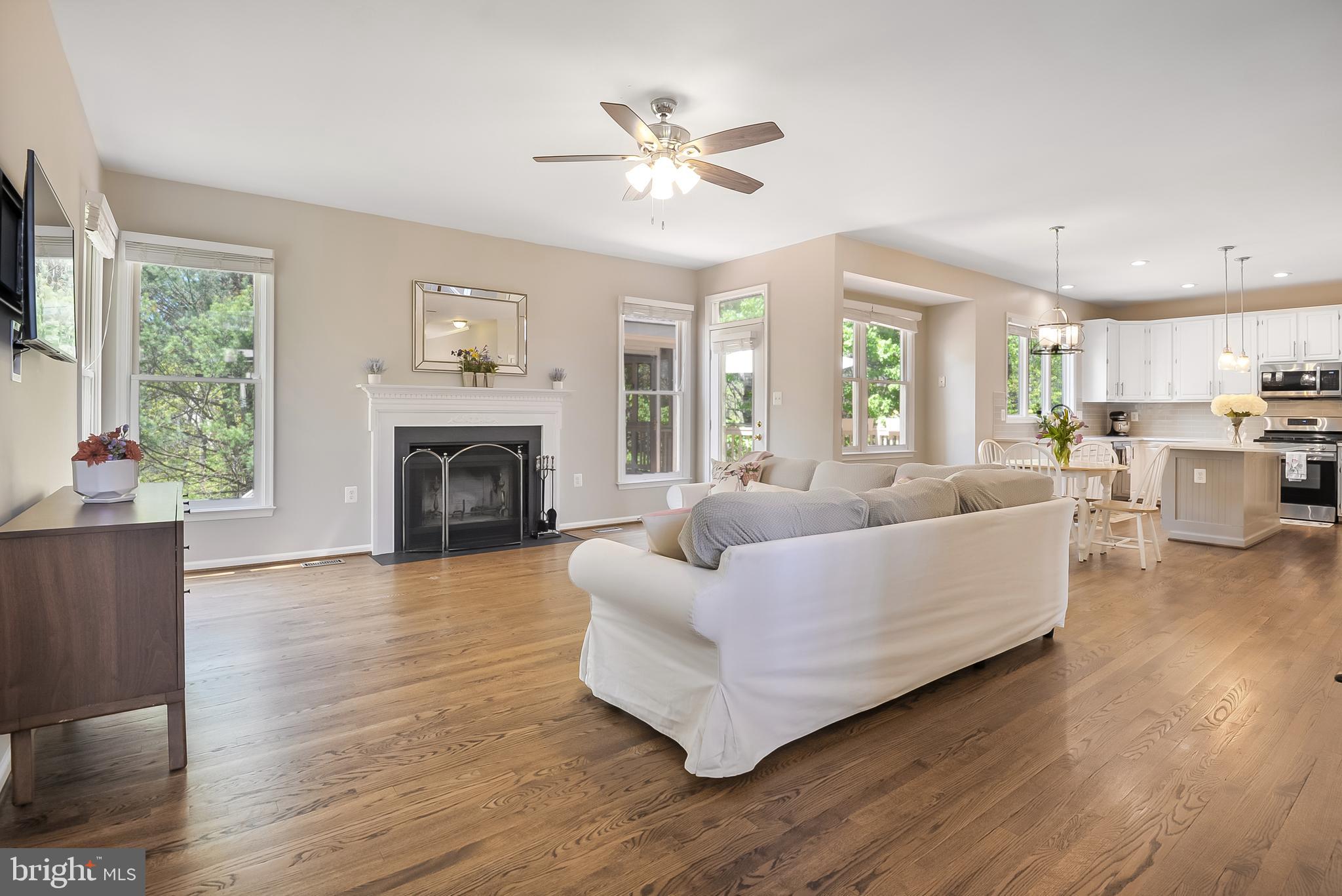 21243 RAVENWOOD COURT