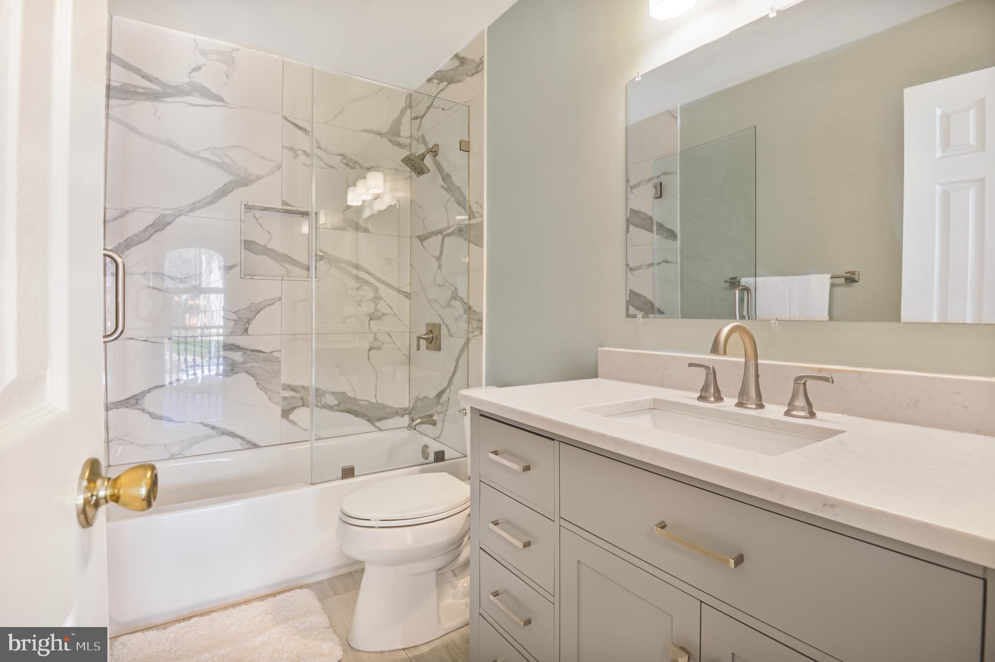 21243 RAVENWOOD COURT