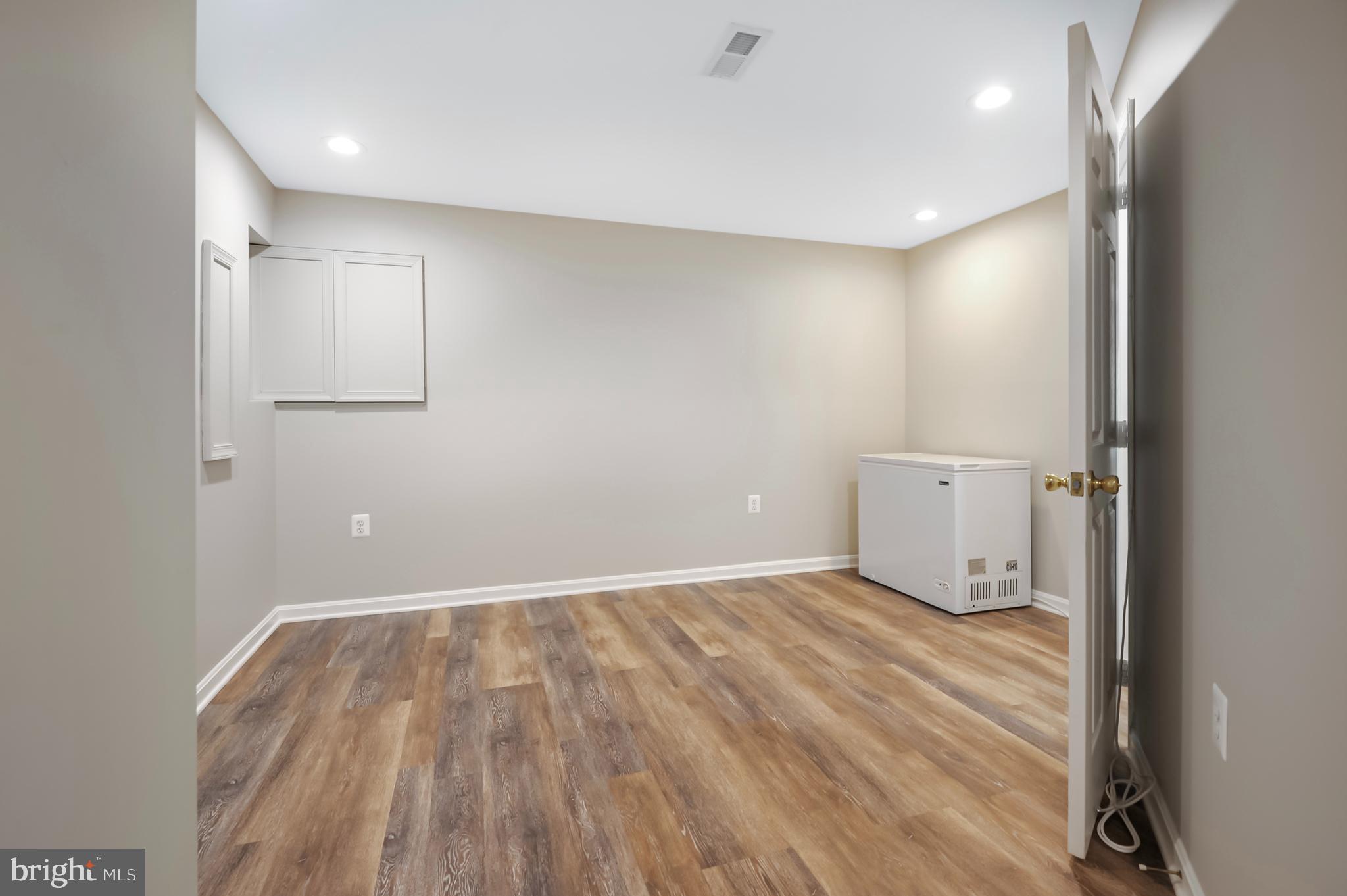 21243 RAVENWOOD COURT