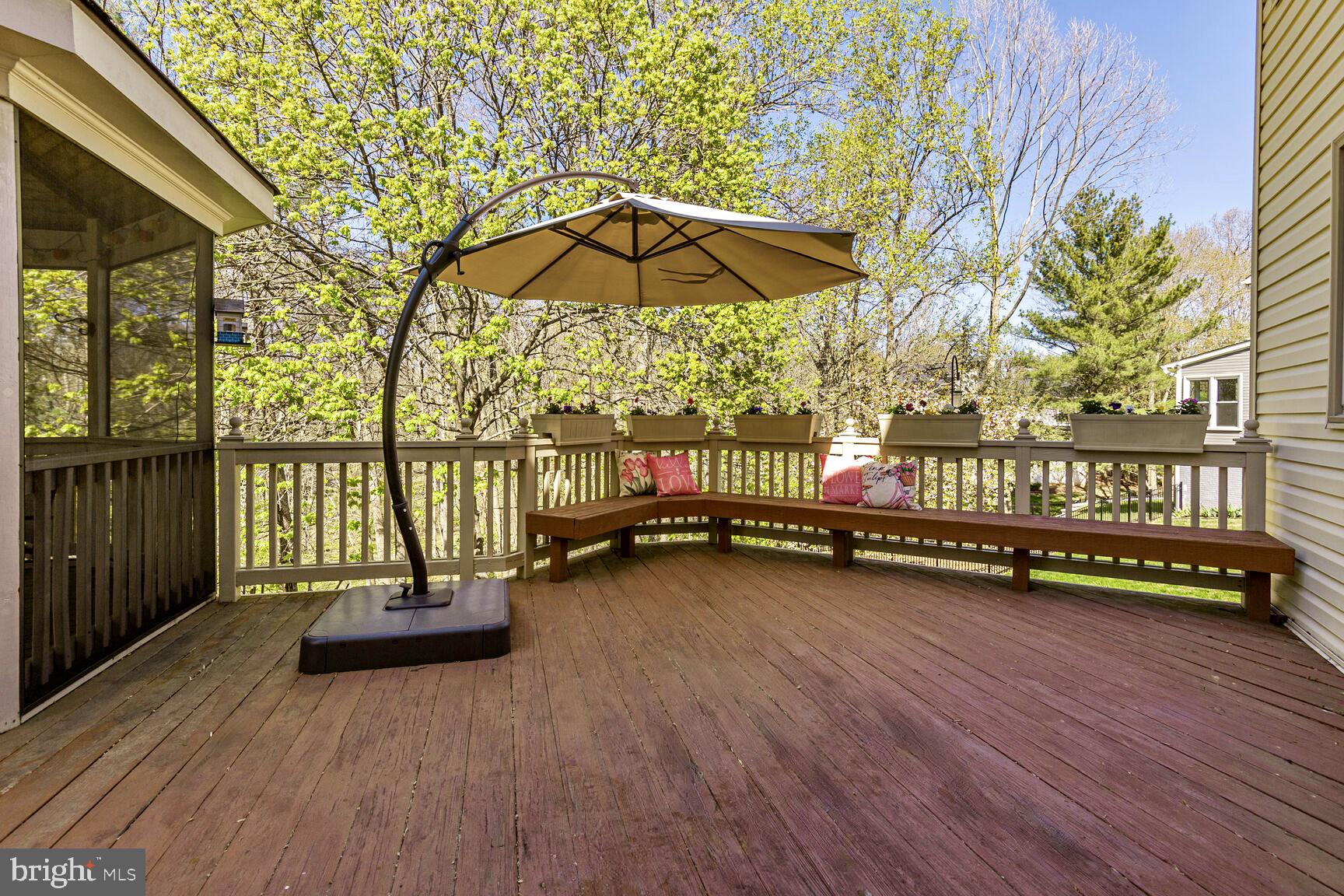 21243 RAVENWOOD COURT