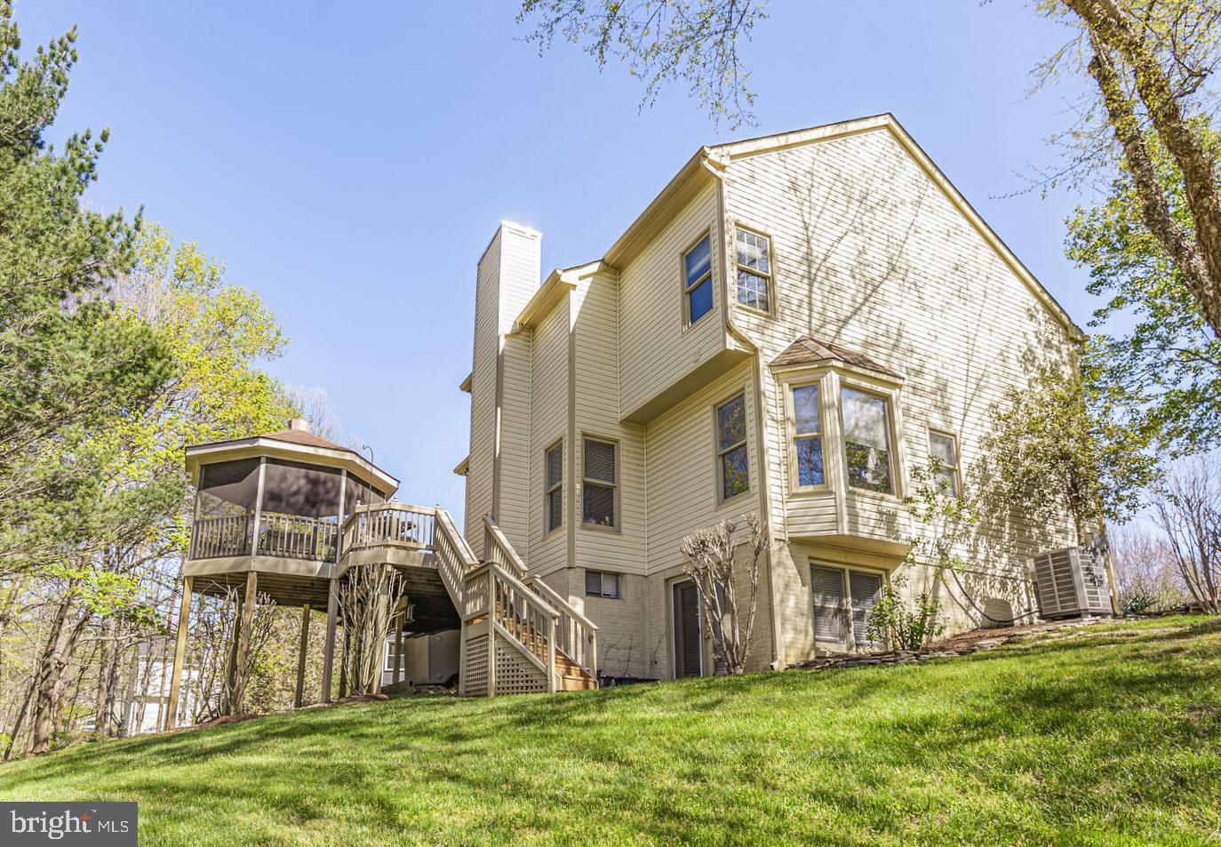 21243 RAVENWOOD COURT