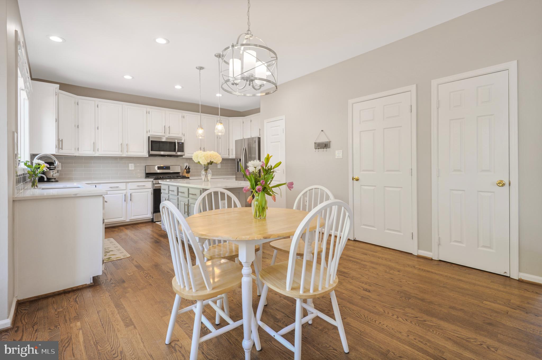 21243 RAVENWOOD COURT