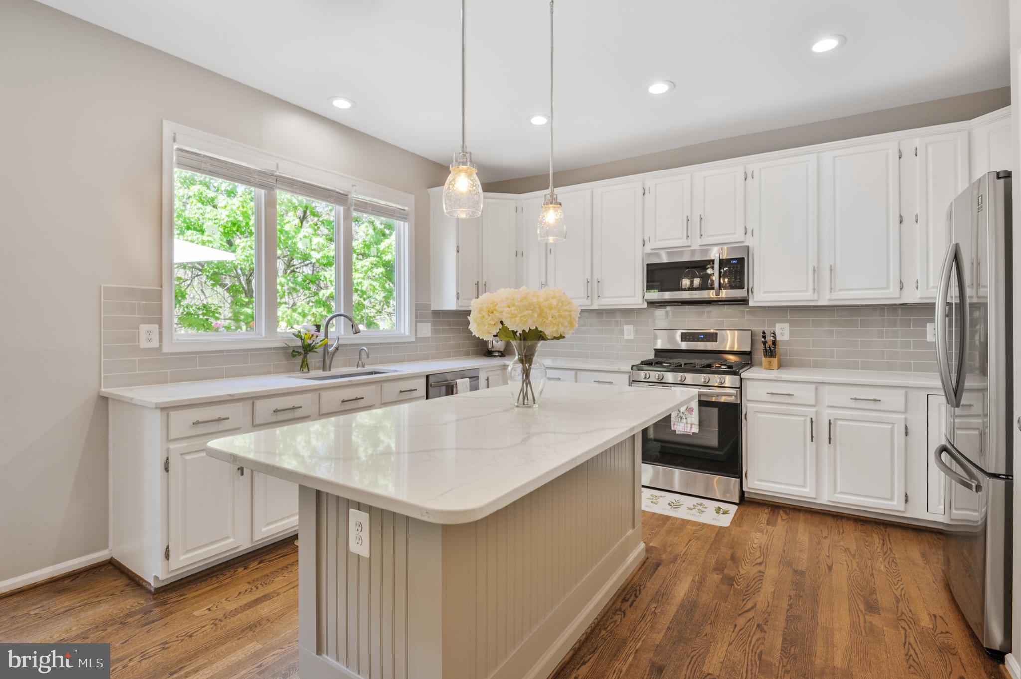 21243 RAVENWOOD COURT