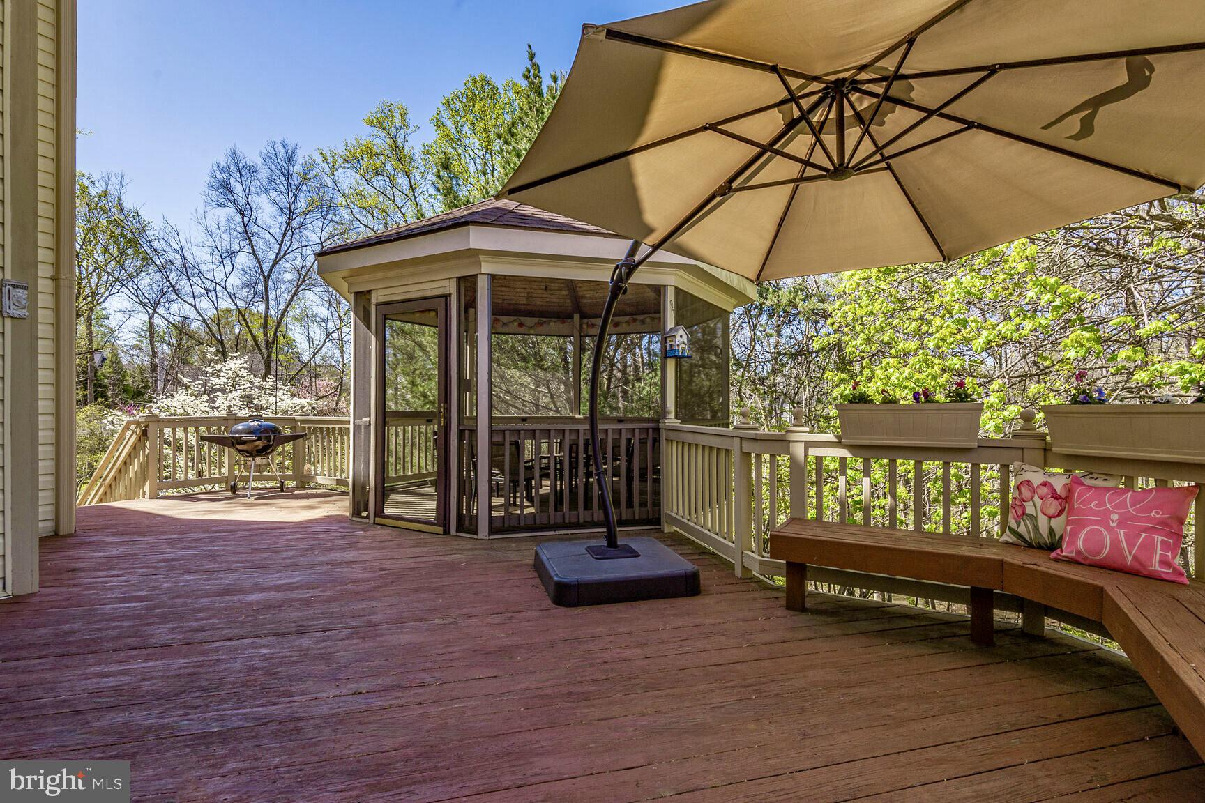 21243 RAVENWOOD COURT