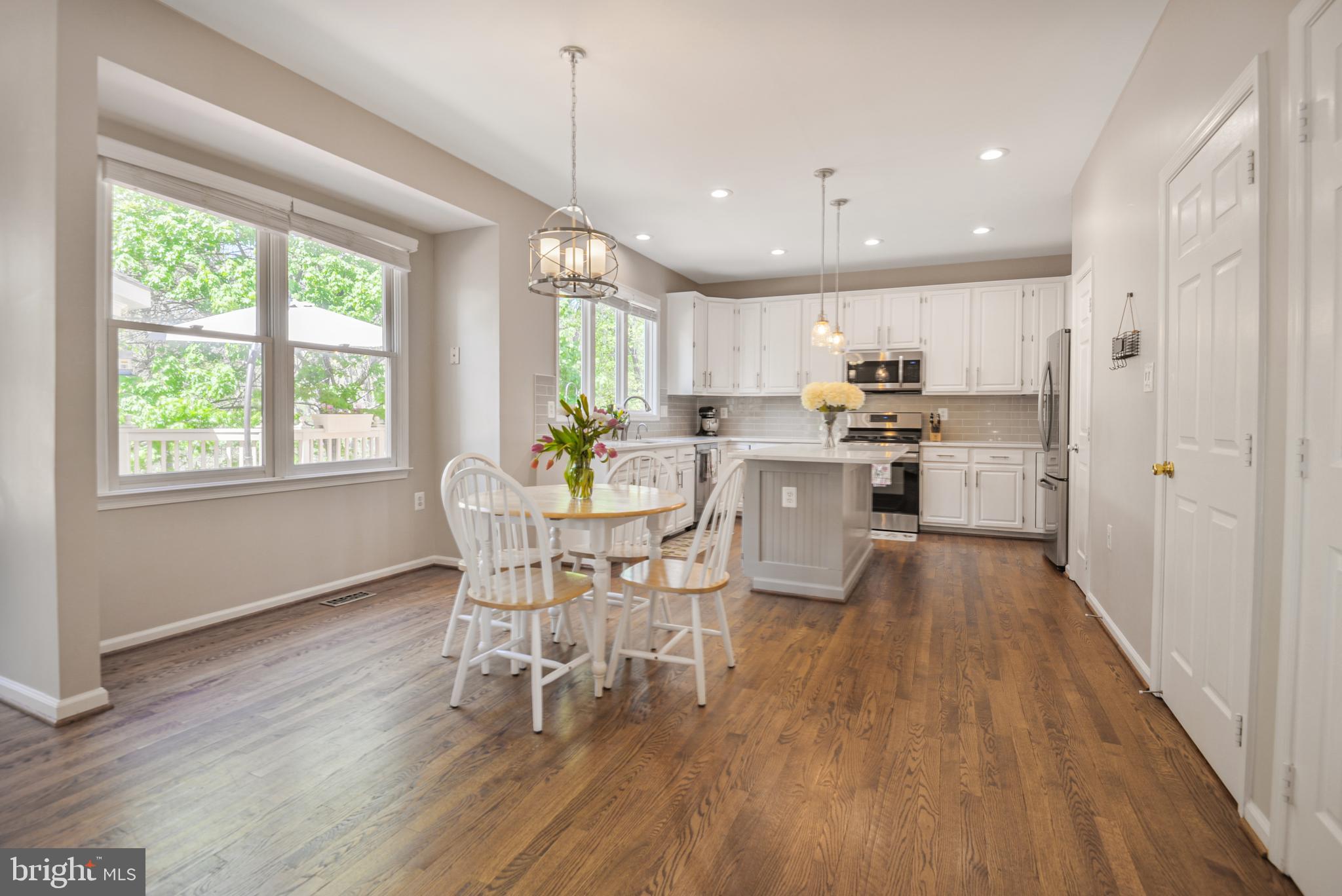 21243 RAVENWOOD COURT