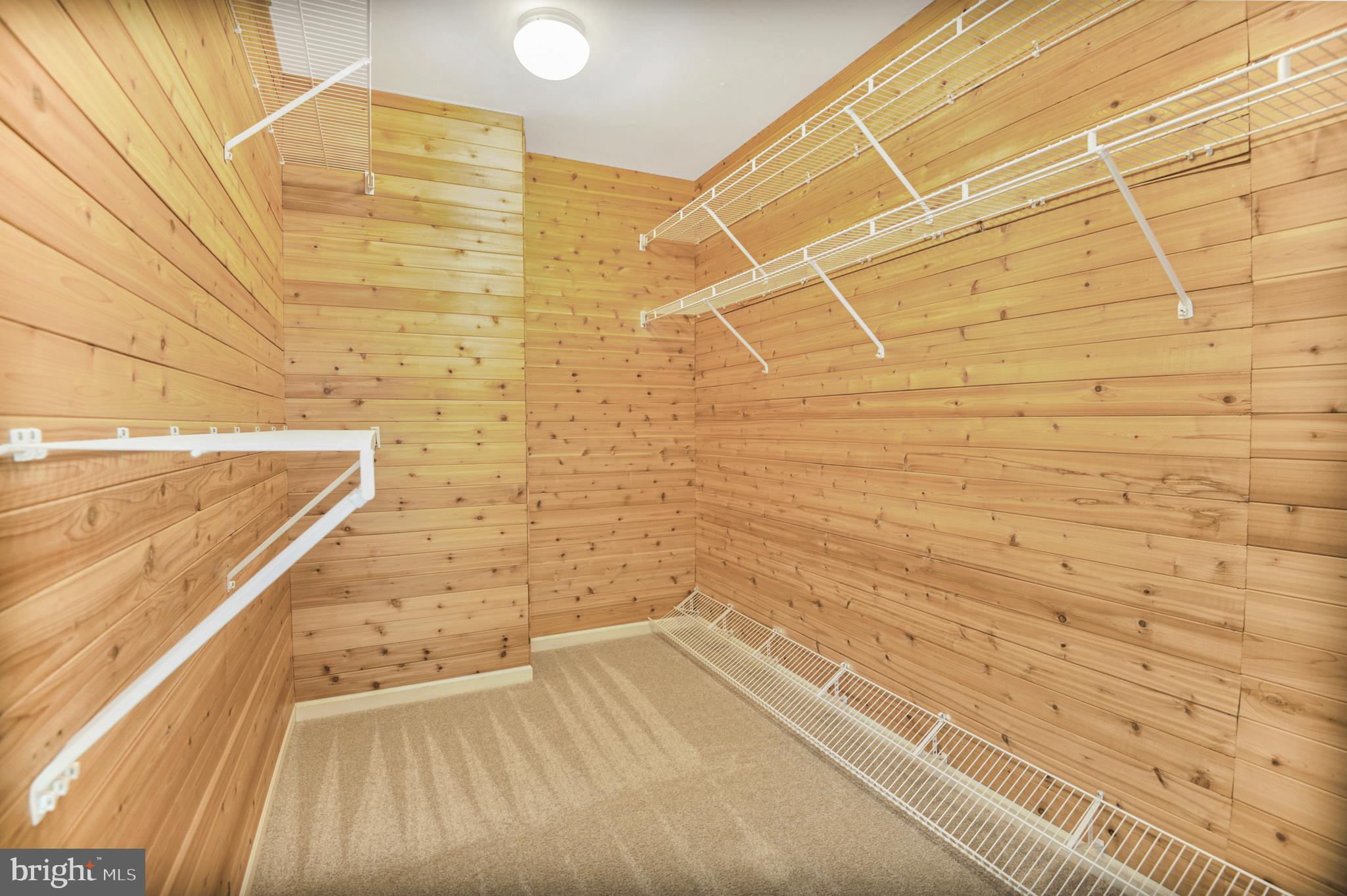 21243 RAVENWOOD COURT