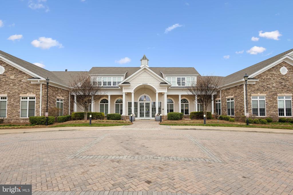 20594 CRESCENT POINTE PLACE