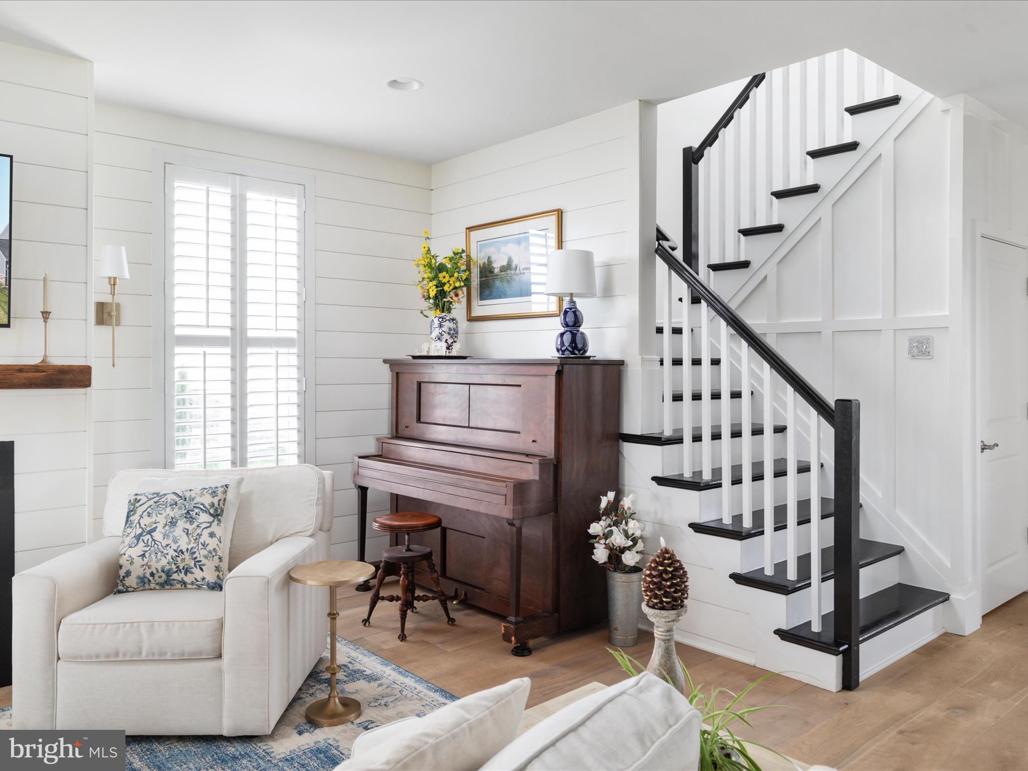 1126 ATHENA DRIVE SE