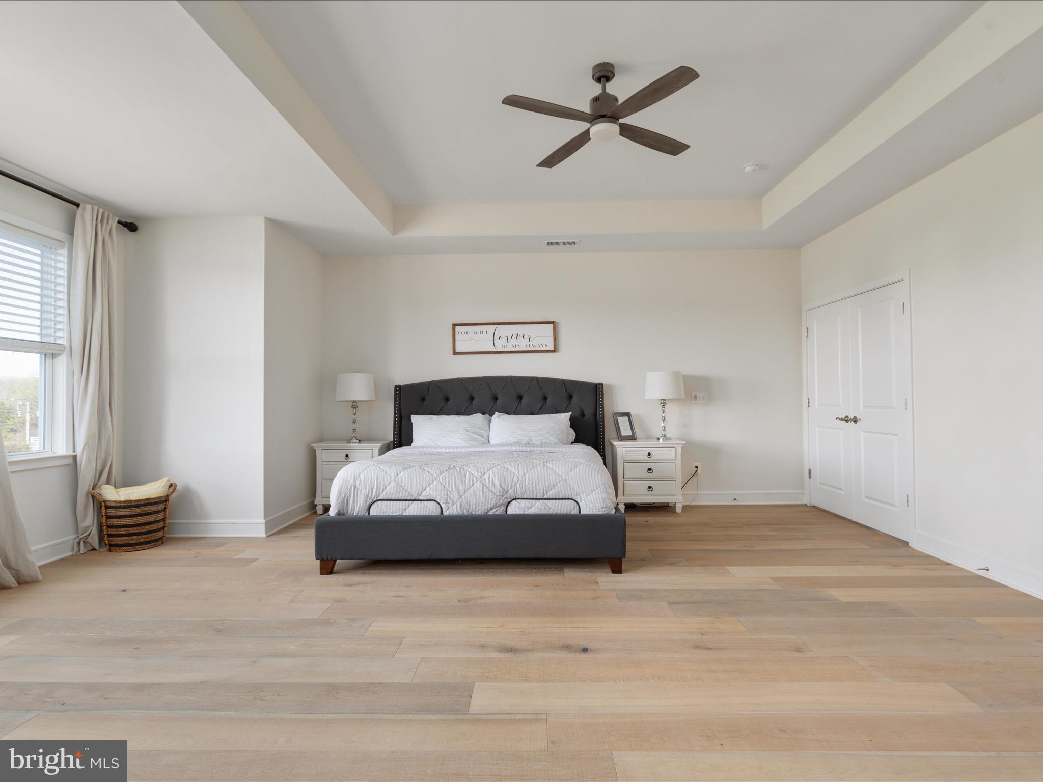 1126 ATHENA DRIVE SE