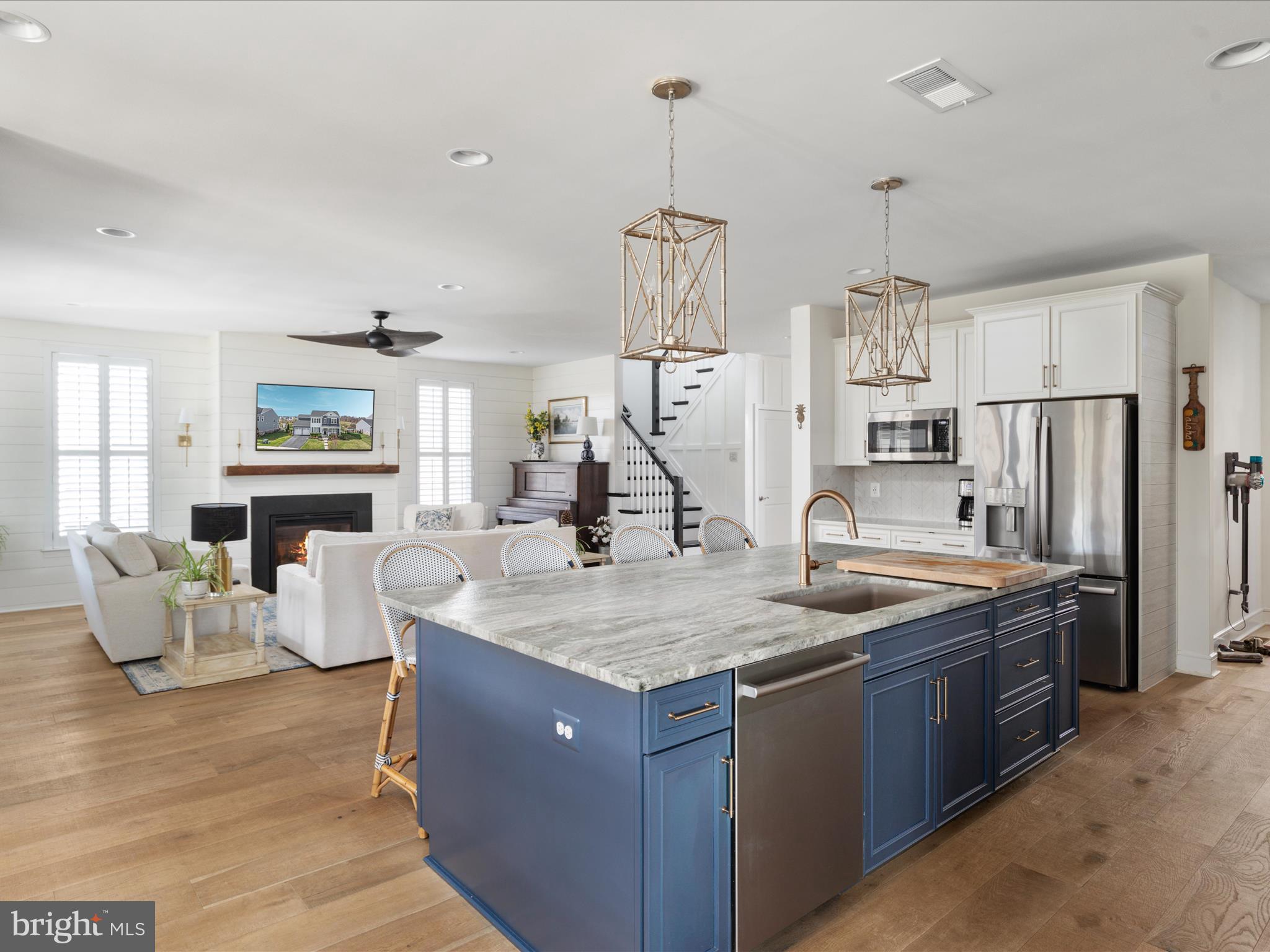 1126 ATHENA DRIVE SE