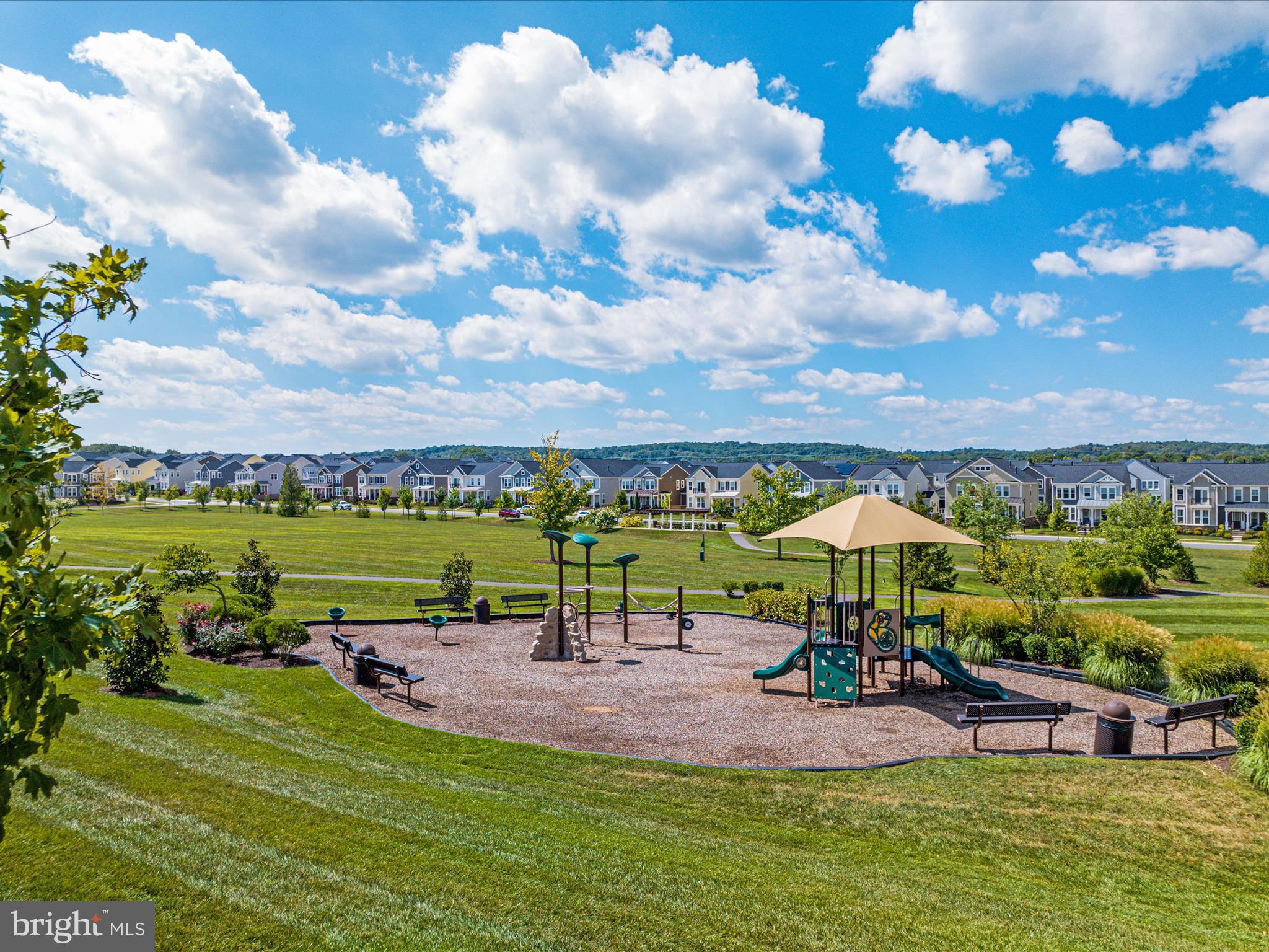 1126 ATHENA DRIVE SE