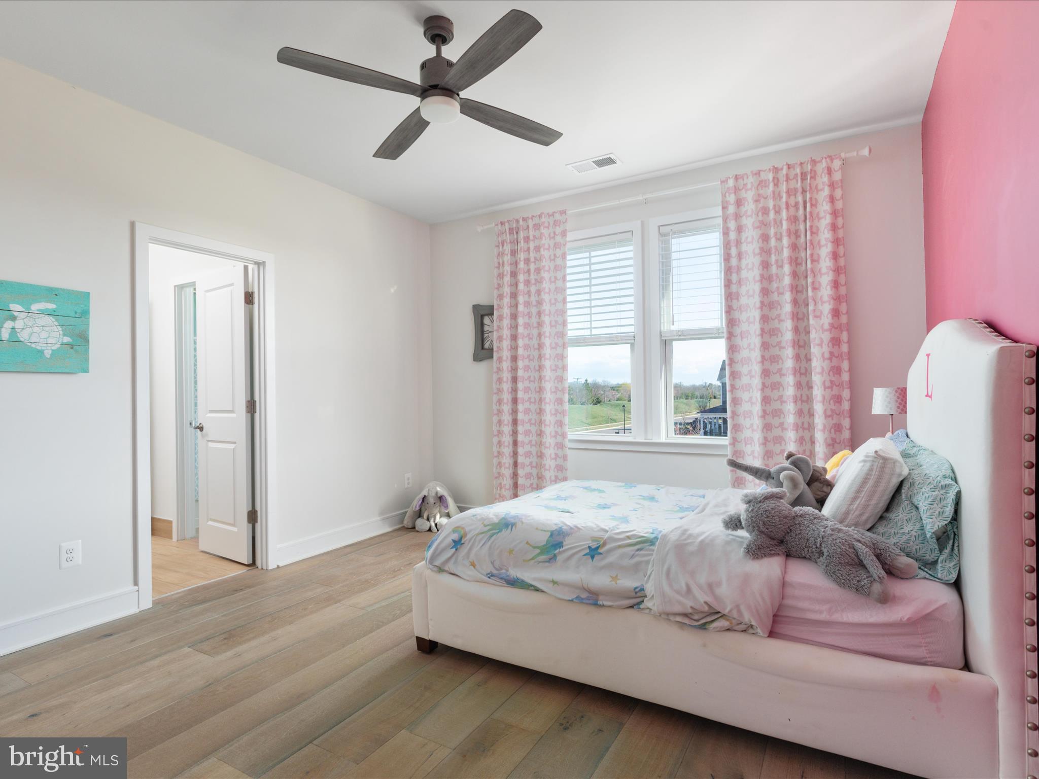 1126 ATHENA DRIVE SE