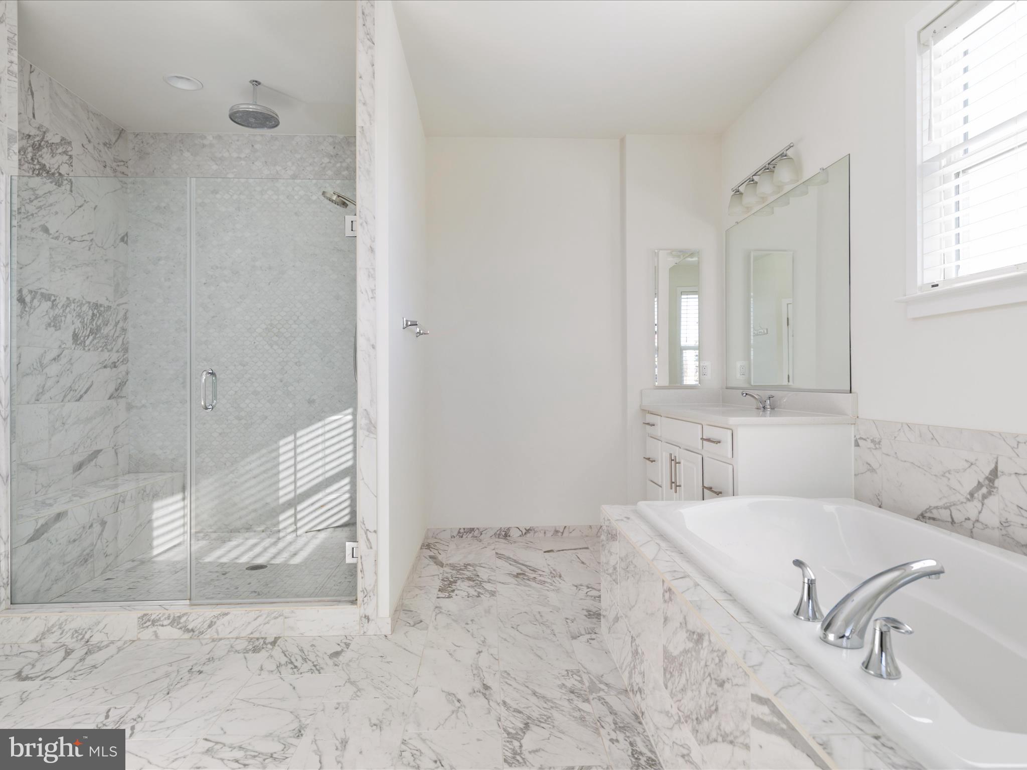 1126 ATHENA DRIVE SE