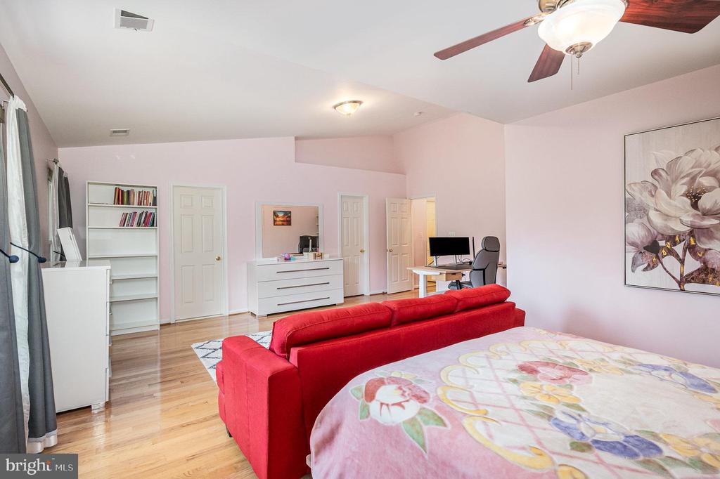 314 EBAUGH DRIVE SE