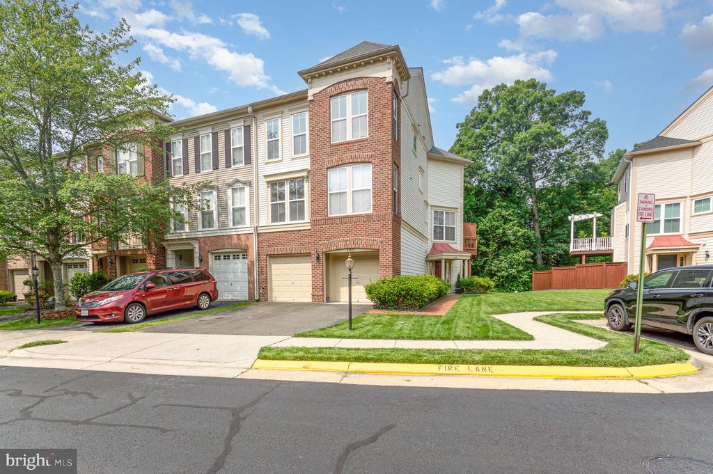 43095 HUNTERS GREEN