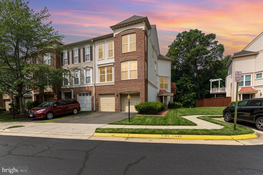 43095 HUNTERS GREEN